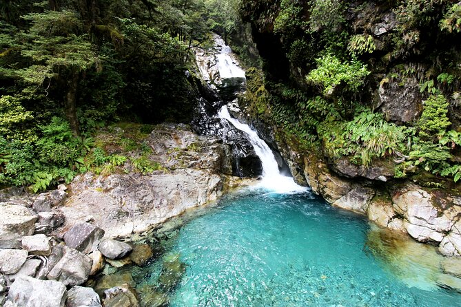 5 Day South Island New Zealand Private Tour from Queenstown - Day 3: Lindis Pass to Mt Cook by way of Lake Pukaki, then Tekapo stargazing