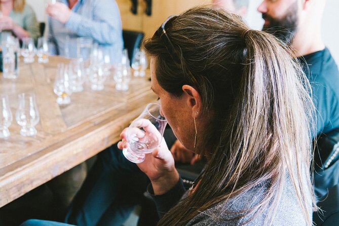 6 Hour's - Queenstown's Helicopter Gin Tour - Arrowtown winery tasting: shared boards and three NZ gins
