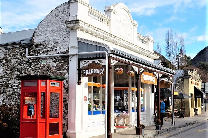 Arrowtown Wanaka Private Day Tour from Queenstown - Wanaka: a guided introduction followed by real freedom (Lake Wanaka time)