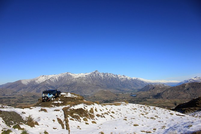 Arrowtown Wanaka Private Day Tour from Queenstown - That Wanaka Tree and the Crown Range Road: photo stops with real payoff