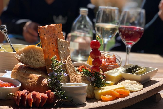 Bike & Wine Tour: Arrowtown to Valley of the Vines - Gibbston cellar doors: how the wine stops fit into the ride