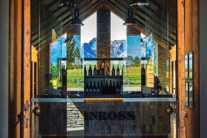 Central Otago Wine Tour Small Group, Expert Guide & Scenic Views - Stop 2: Bannockburn and Carrick Winery for tasting plus lunch (2 hours)
