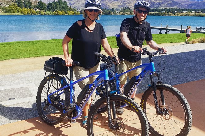 CHP Bike Rentals Cromwell - Refreshments on the Water: Coffee Boat and Burger Boat Stops