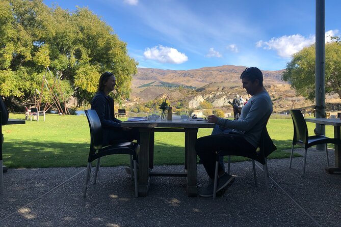 ebike tour lake Dunstan wine tasting - Why Wanaka to Bannockburn by E-Bike Feels So Easy