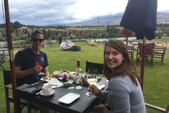 'Express' Wine Tour & Māori Culture Wānaka - Pickup, air-conditioned comfort, and a group of six