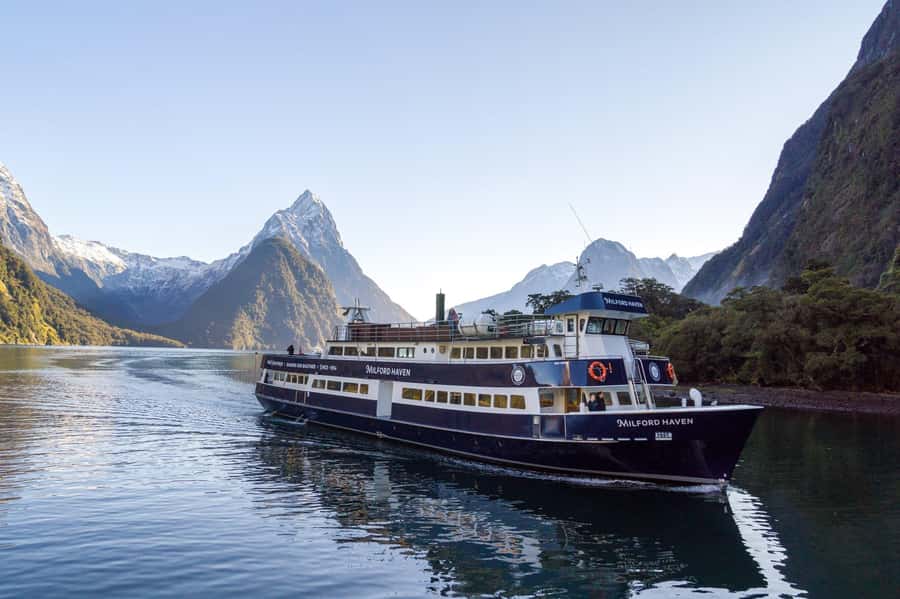 From Queenstown: Milford Sound Cruise and Coach Day Tour - Lake Whakatipu, Te Anau breaks, and the Milford Road stops that keep momentum