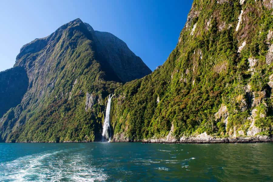 From Queenstown Milford Sound Cruise & Glass-Roof Coach Tour - Eglinton Valley: where glacier history shows up on the ground