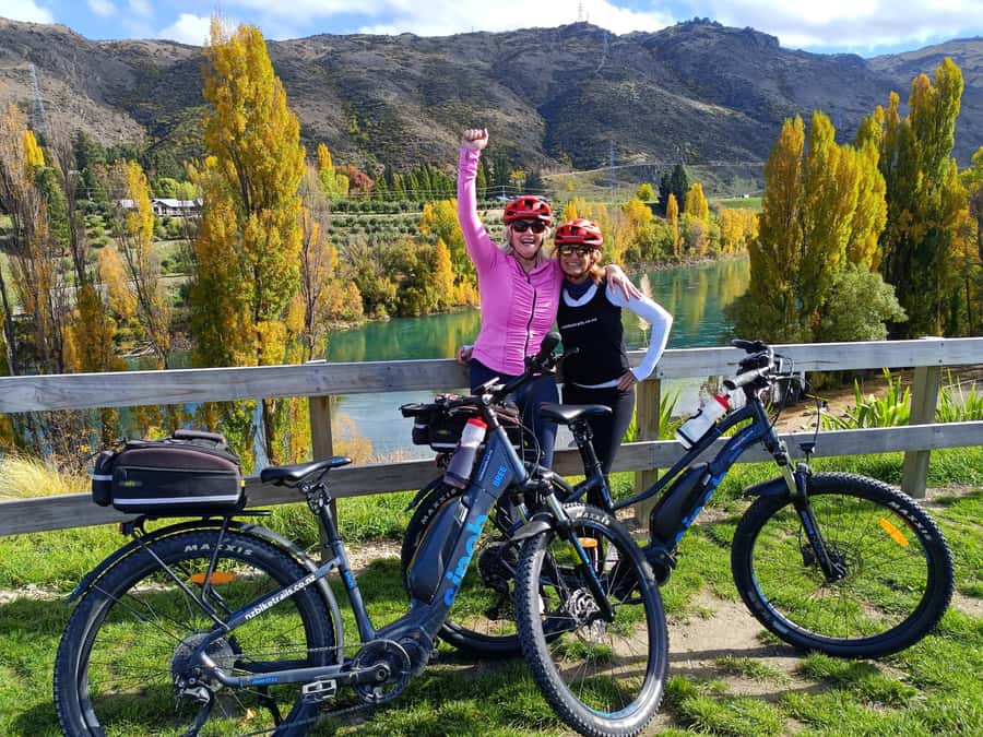 From Wanaka - Bike the Dunstan Trail with shuttle return - The ride itself: Cromwell to Clyde with clip-ons and the Hugo bridge