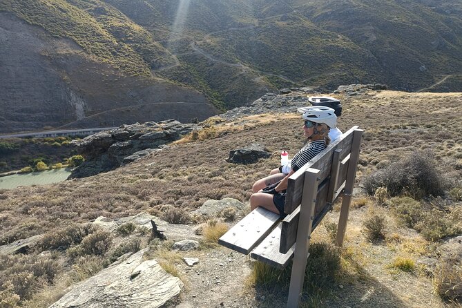 From Wanaka Bike the Lake Dunstan Trail with Shuttle Return - Timing on the Day: The Ride, Winery Pause, and 3pm Return