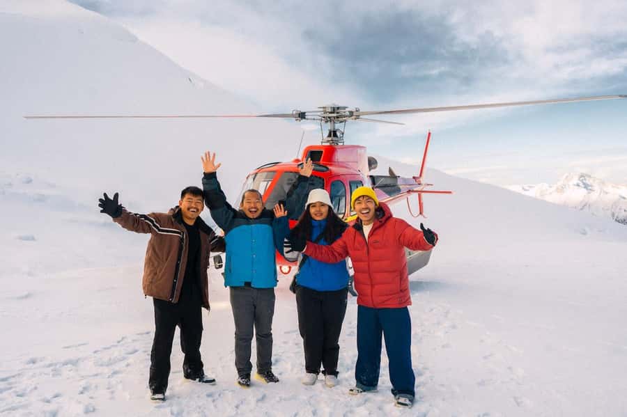 Glenorchy: 25-30 Minute Snow Landing Helicopter Experience - Why this snow-landing helicopter beats a standard scenic flight