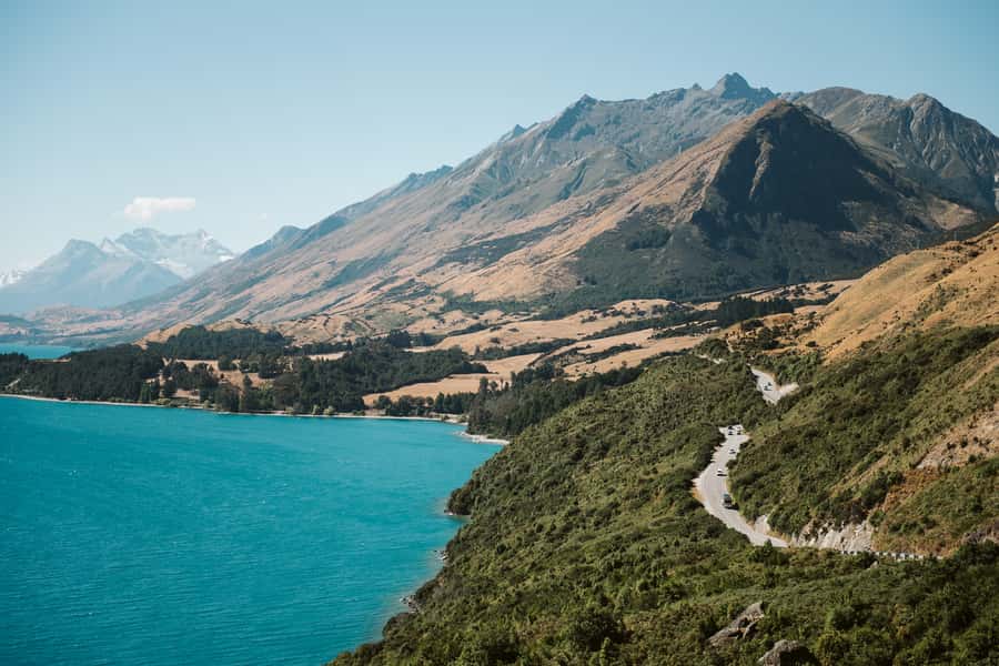 Glenorchy Kiwi Special Tour, from Queenstown - The onboard commentary: history that connects, not overwhelms