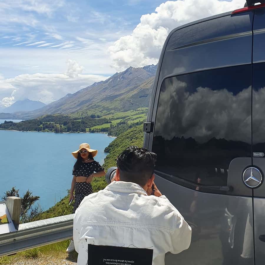 Glenorchy Kiwi Special Tour, from Queenstown - The ride from Athol Street: comfort, timing, and the storytelling engine