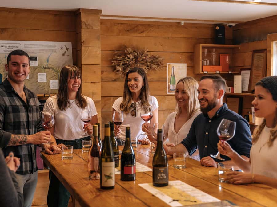 Gourmet Food and Wine Tour with Lunch and Wine Tastings - A Queenstown wine tour that’s built for comfort and good flow