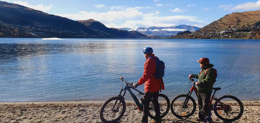 Guided Scenic E-bike Tour - Ride to the Lake - Setting Off in Frankton: What the start feels like
