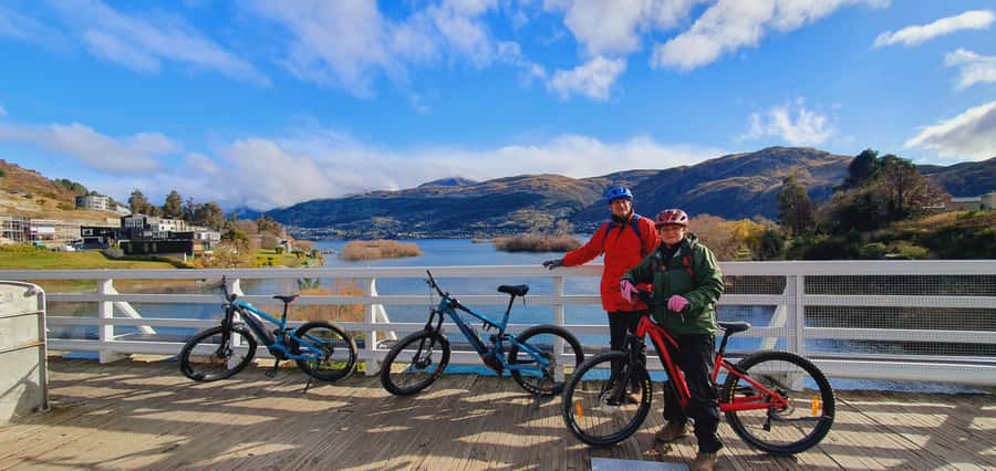 Guided Scenic E-bike Tour - Ride to the Lake - The ride itself: Following two rivers on a hidden trail
