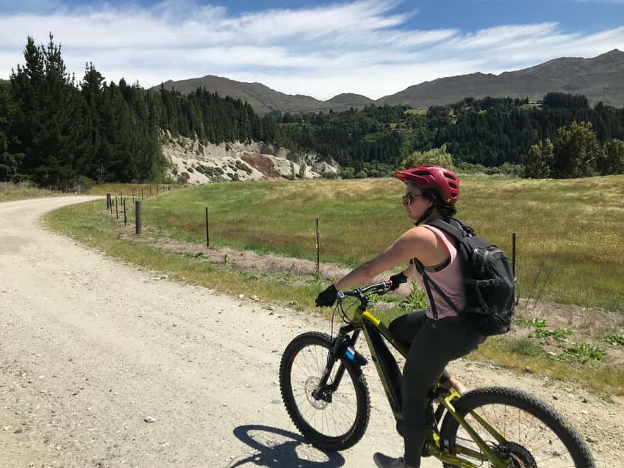 Guided Scenic E-bike Tour - Ride to the Lake - Small group vibes: Why up to 8 riders matters