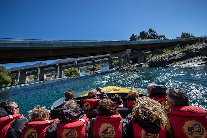 KJet Queenstown Jet Boat Ride on the Kawarau and Shotover Rivers - A one-hour Queenstown show: Lake Wakatipu to Kawarau and Shotover