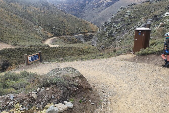 Lake Dunstan Cycleway with E-Bike hire and Shuttle service - E-bike hire vs standard bikes: choosing the right power level