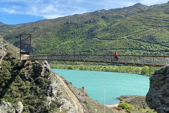 Lake Dunstan Discovery Day Tour by eBike with Shuttle - Starting at Kiwi Journeys and Getting Fitted Properly