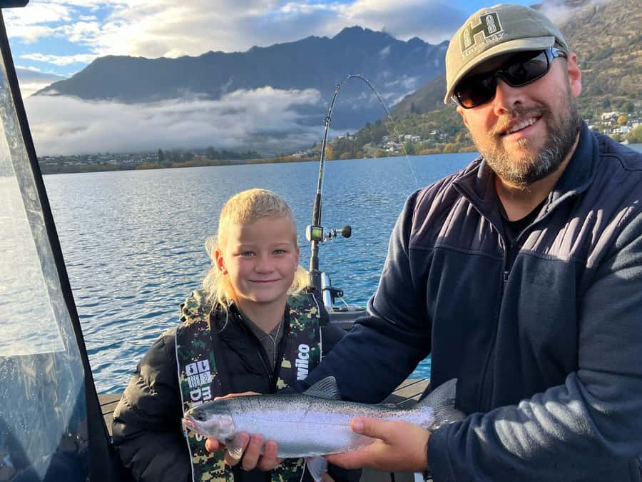 Lake Wakatipu: 3 Hour Fishing Adventure by Boat - Best time to go and what the schedule means for your Queenstown plans