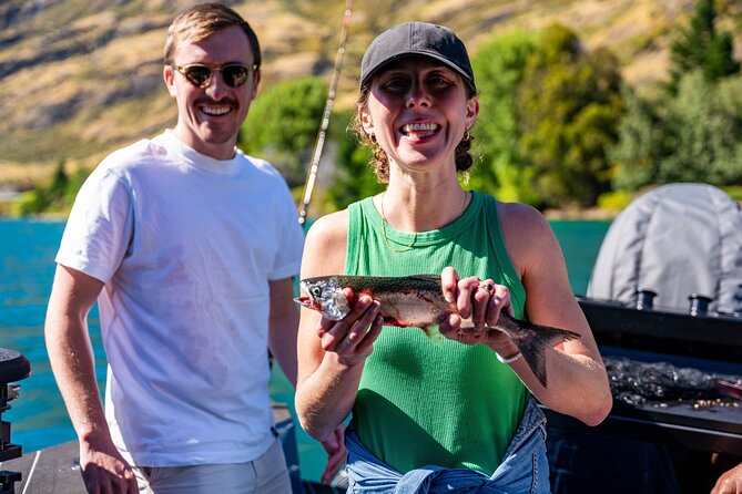 Lake Wakatipu Queenstown: 6 hour Fishing Adventure by Boat - Snacks, optional lunch, and keeping the catch