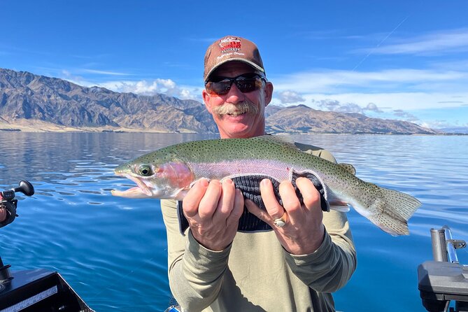 Lake Wānaka: 3 hour Fishing Adventure by Boat - Wanaka Marina start: getting set up fast and actually fishing