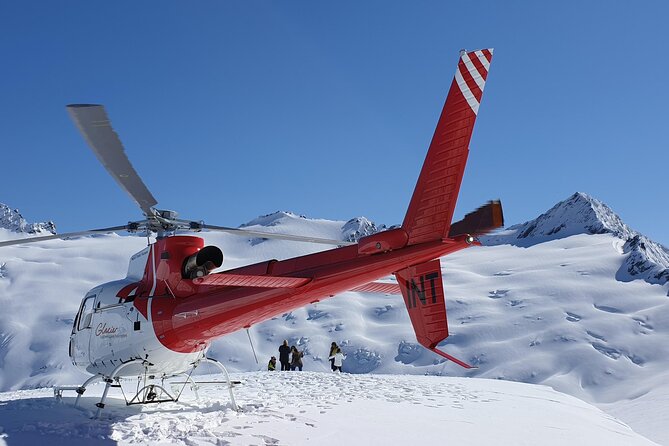 Lord of the Rings and Glacier Helicopter Tour - LOTR filming spot spotting: the booklet plus pilot commentary