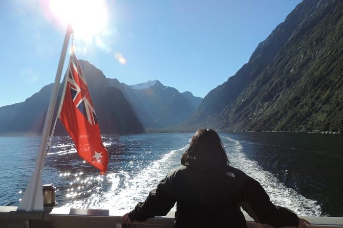 Luxury Milford Sound Coach and Scenic Cruise - The drive includes the good bits: Wakatipu, Te Anau, Mirror Lakes, and Eglinton Valley