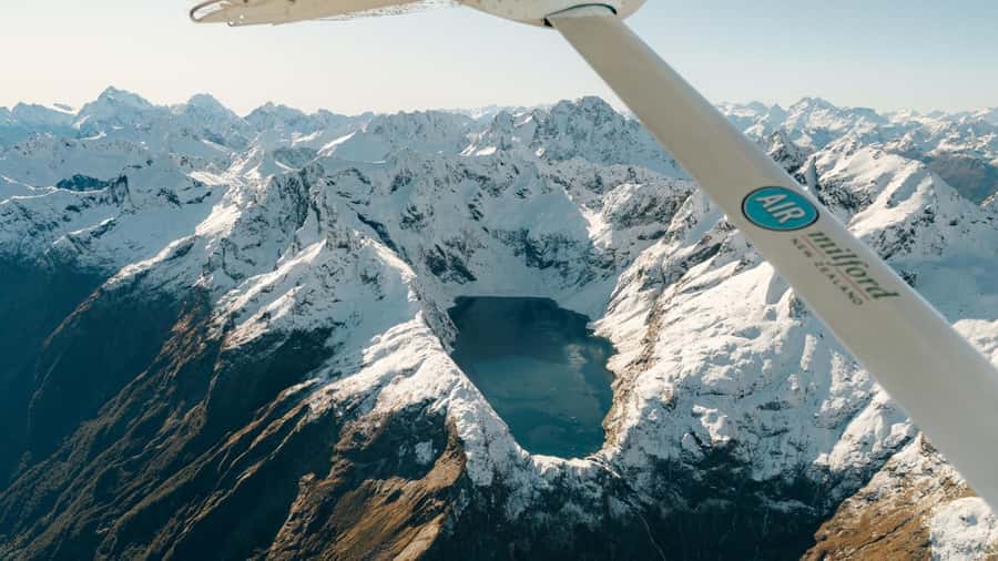Milford Sound & Big 5 Glaciers Scenic Flight from Queenstown - The 12-Seater Cessna Experience: Comfort and Camera-Friendly Views