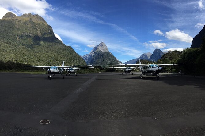 Milford Sound Flight and Cruise ex Queenstown (incl Lunch) - Flying Queenstown to Milford Sound: The Real Time-Saver