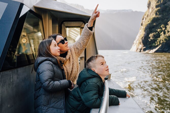 Milford Sound Helicopter and Cruise Tour from Queenstown - Queenstown departure: the flight sets the tone fast