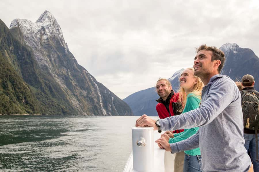 Milford Sound: Nature Cruise - Grand Views & Optional Lunch - Skipper commentary and multilingual options: how you’ll learn what you’re seeing