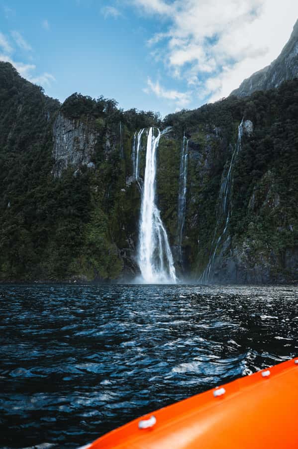 Milford Sound: Nature Cruise on a Modern Catamaran - Value at $92: comfort, time, and why the screens matter