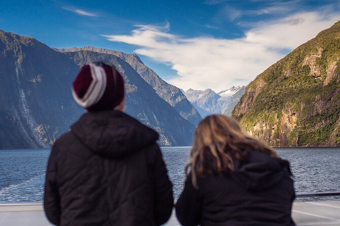 Milford Sound Small Group Tour, Cruise & Picnic Lunch - Lake Wakatipu and the Southland farms: learning the “why” behind the views