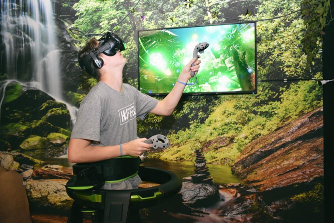 Omni VR - Multiplayer Virtual Reality - Multiplayer play: team up or compete with the people you came with