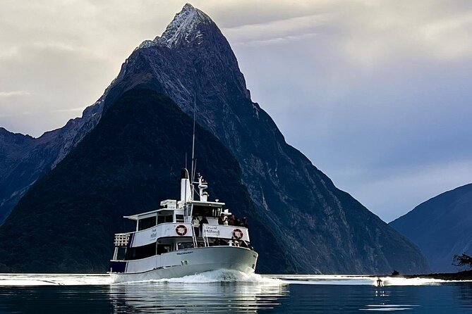 Premium Milford Sound Tour Including Cruise, Flight & Lunch - Queenstown pickup and the drive that starts the day off right