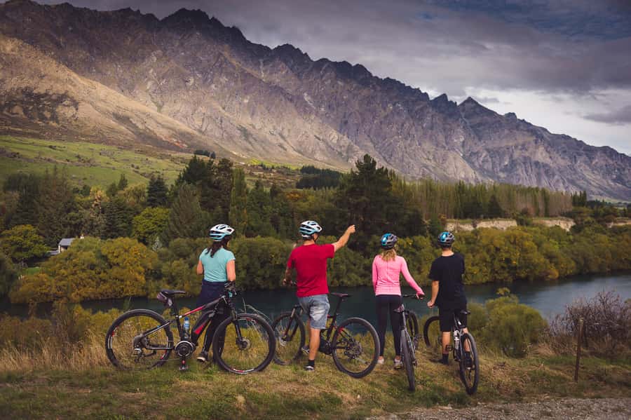 Queenstown: Arrowtown To Queenstown Biking Adventure - Starting at Around The Basin: shuttle, bike, and orientation