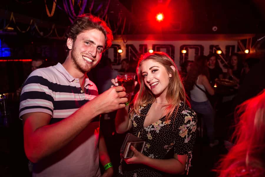 Queenstown: Bar Crawl with 5 Free Shots and Pizza - Should you book this Queenstown shot-and-pizza crawl?