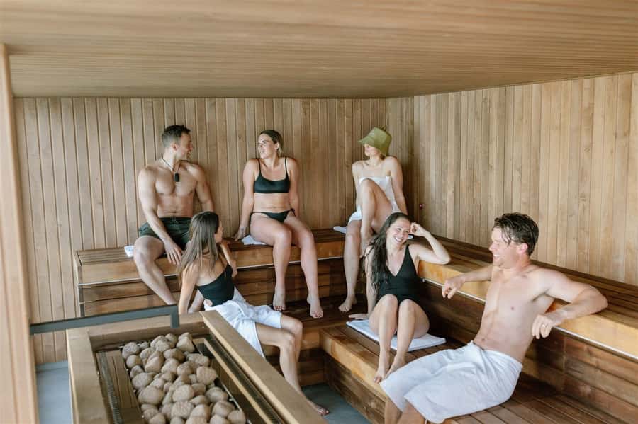Queenstown: Floating Sauna Experience on Lake Whakatipu - St Omer’s Wharf: where the day starts