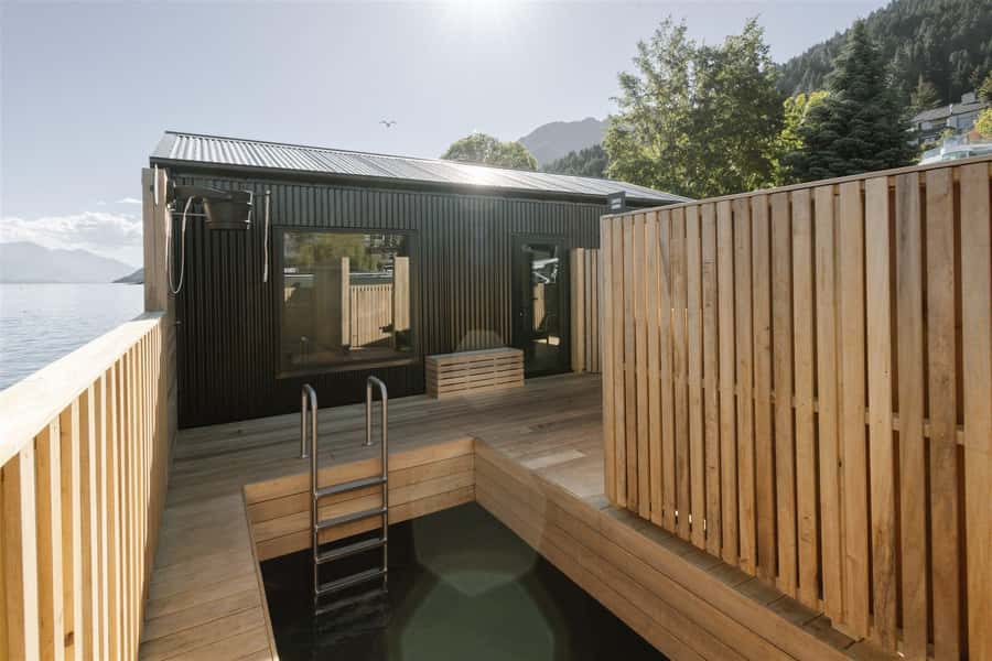 Queenstown: Floating Sauna Experience on Lake Whakatipu - What the 75 minutes feels like (and how the 60-minute session works)