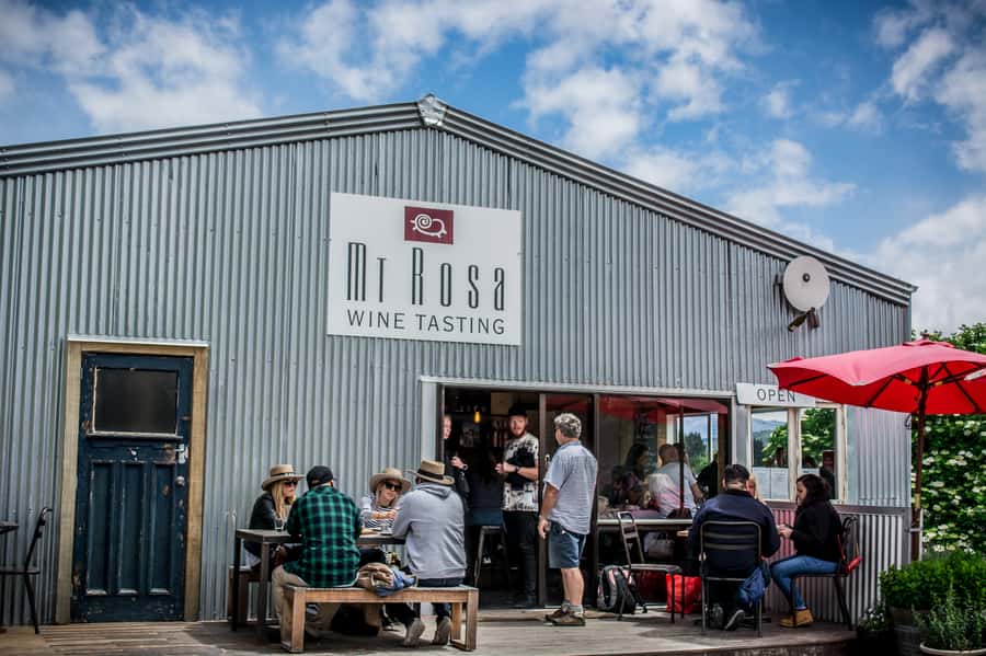 Queenstown & Gibbston Valley: Hop-On Hop-Off Wine Tours - Queenstown to Gibbston Valley Without the Car Stress