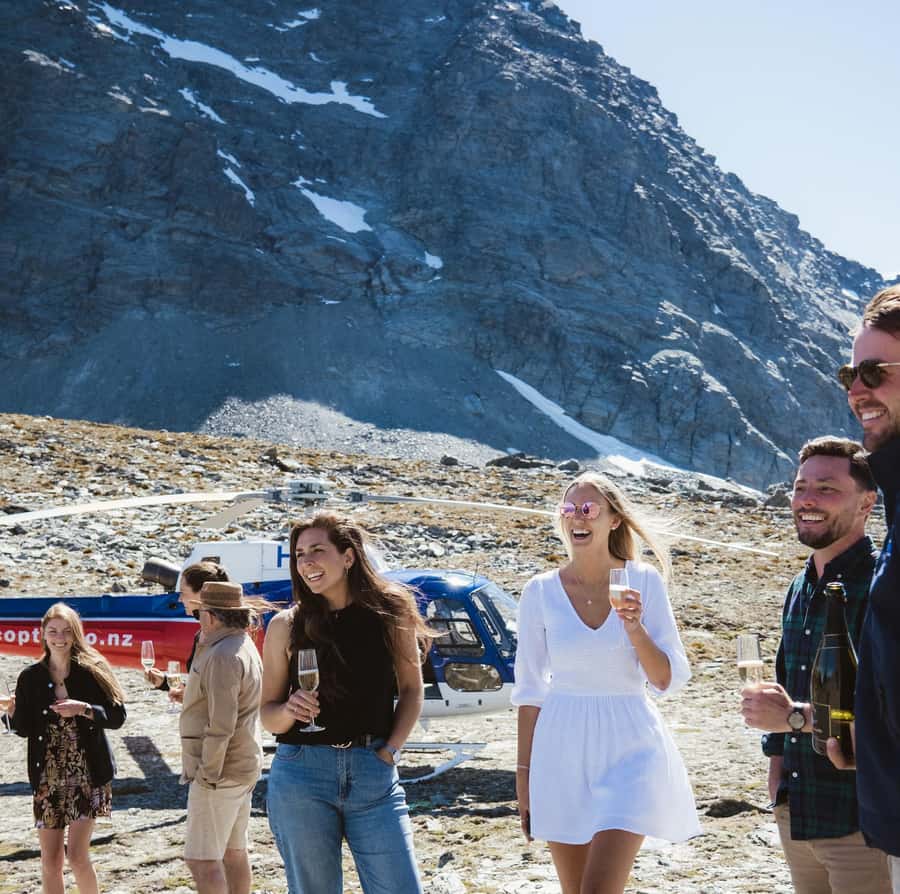 Queenstown: Helicopter & Wine Tasting Tour - Why a helicopter flight is the real star of this Queenstown wine day