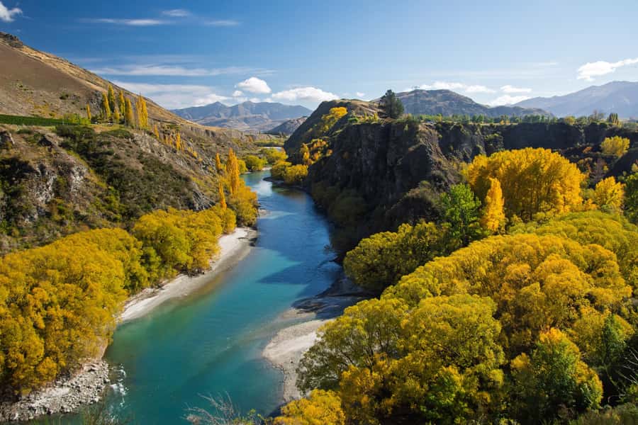 Queenstown: Highlights Tour with Wine Tasting - Lake Wakatipu views and Remarkables panoramas from the road