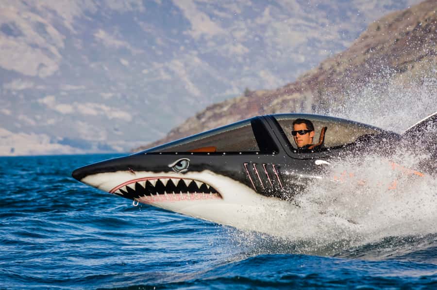Queenstown: Hydro Attack Shark Ride - Steamer Wharf to boarding: how the morning of your 15 minutes works