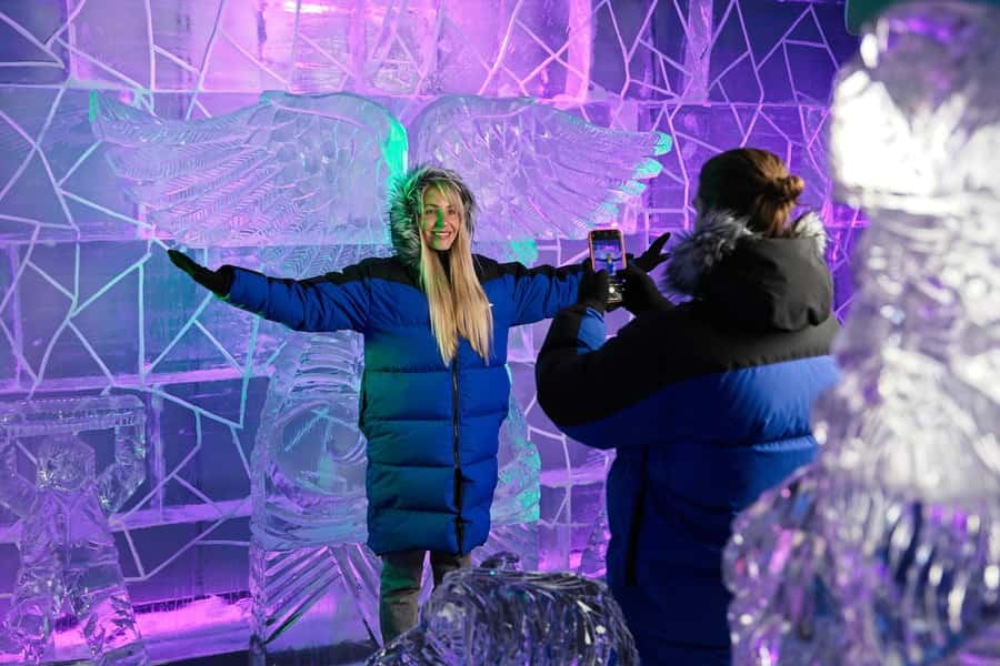 Queenstown: Ice Bar Entry with Warm Winter Gear and Drink - Queenstown Ice Bar: One hour inside hand-carved ice