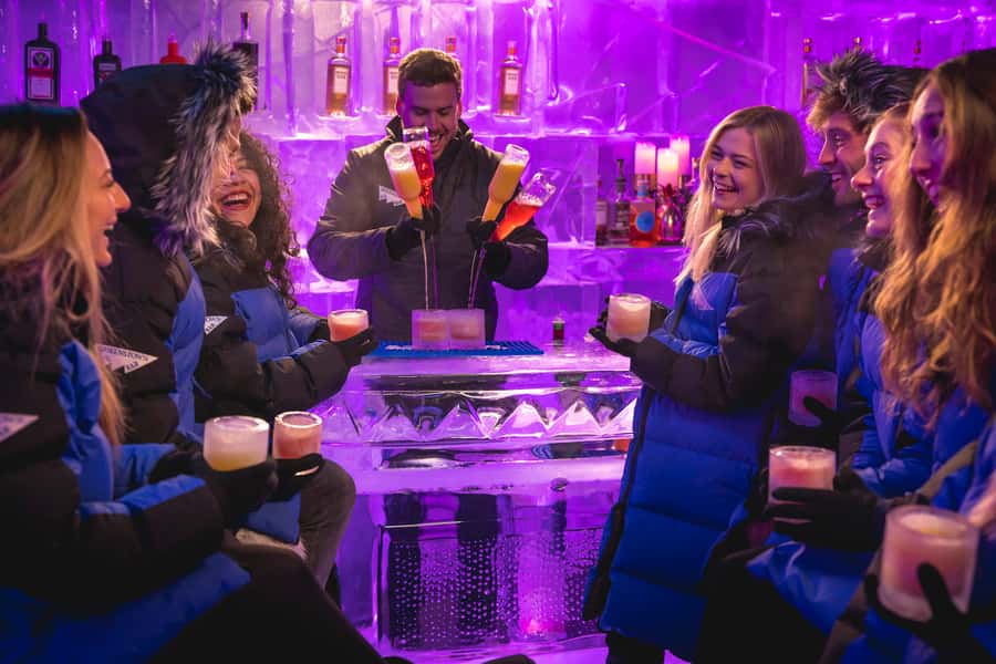 Queenstown: Ice Bar Entry with Warm Winter Gear and Drink - Warm winter gear: how to stay comfortable (and not ruin the photos)