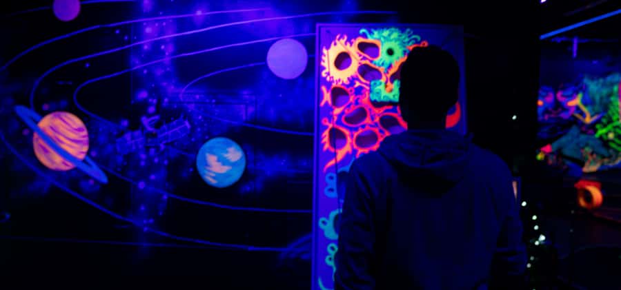 Queenstown: Indoor Putt 'n' Glow Mini Golf - How the Putt’n’Glow session works (9 holes, 8 minigames, unlimited rounds)