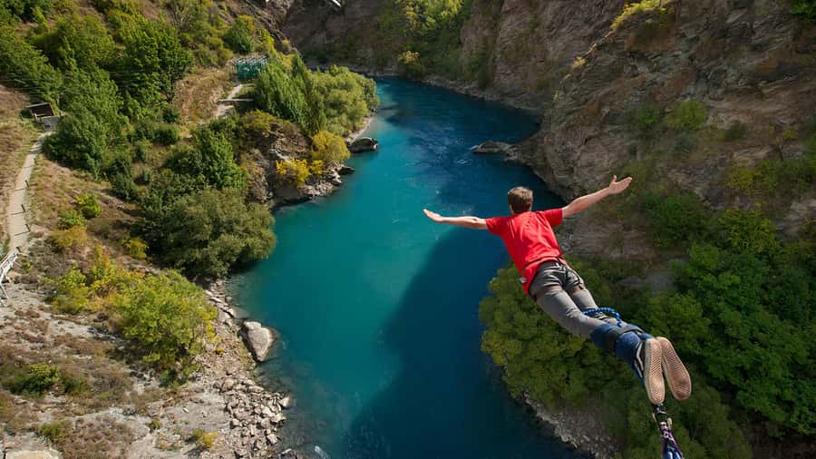 Queenstown: Kawarau Bridge Bungy - World's First Bungy! - Why the Kawarau Bridge Bungy is the big Queenstown bucket list