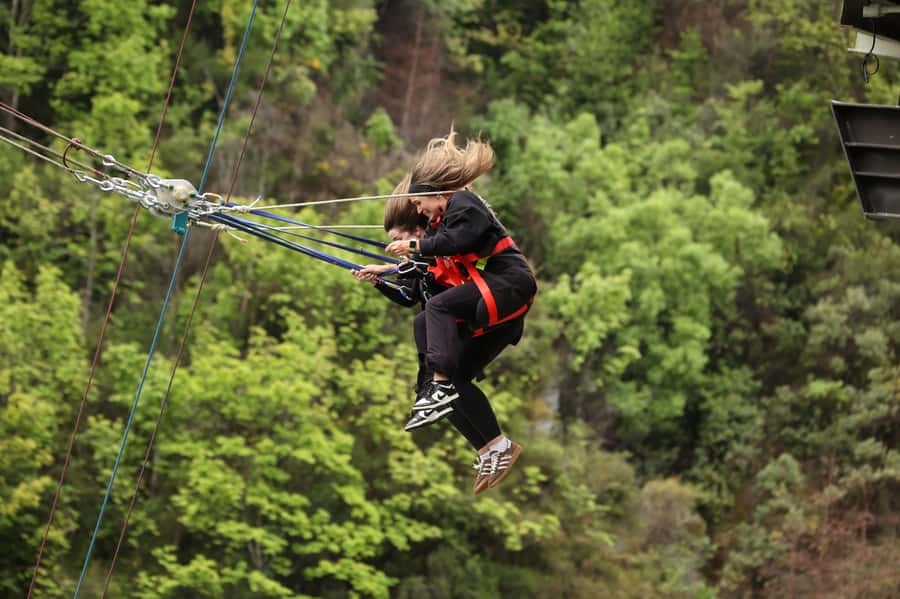 Queenstown: Kawarau Swing! (Solo, Tandem or Triple!) - Kawarau Swing in Queenstown: 43 Metres of Fun Over the Gorge