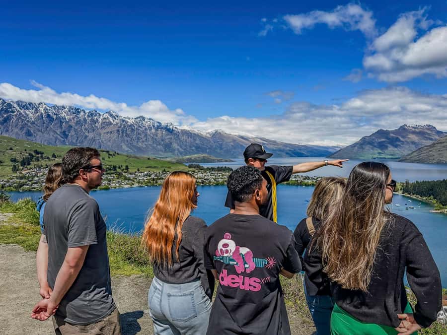 Queenstown: Lord of the Rings Locations Half-Day Tour - Lake Hayes and Queenstown Hill: finishing on views, not just scenes
